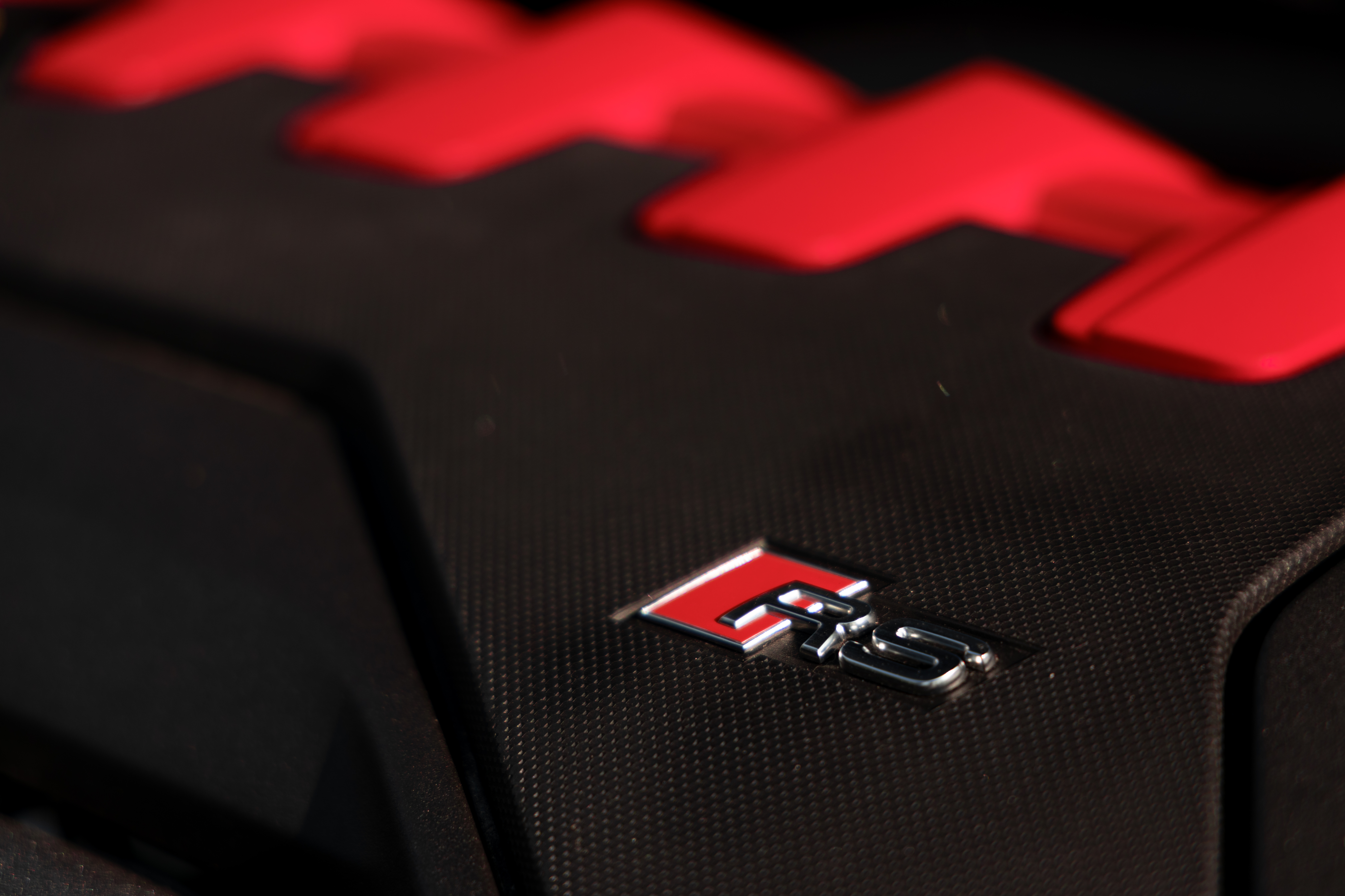 Audi RS Q3 Motor RS Embleem