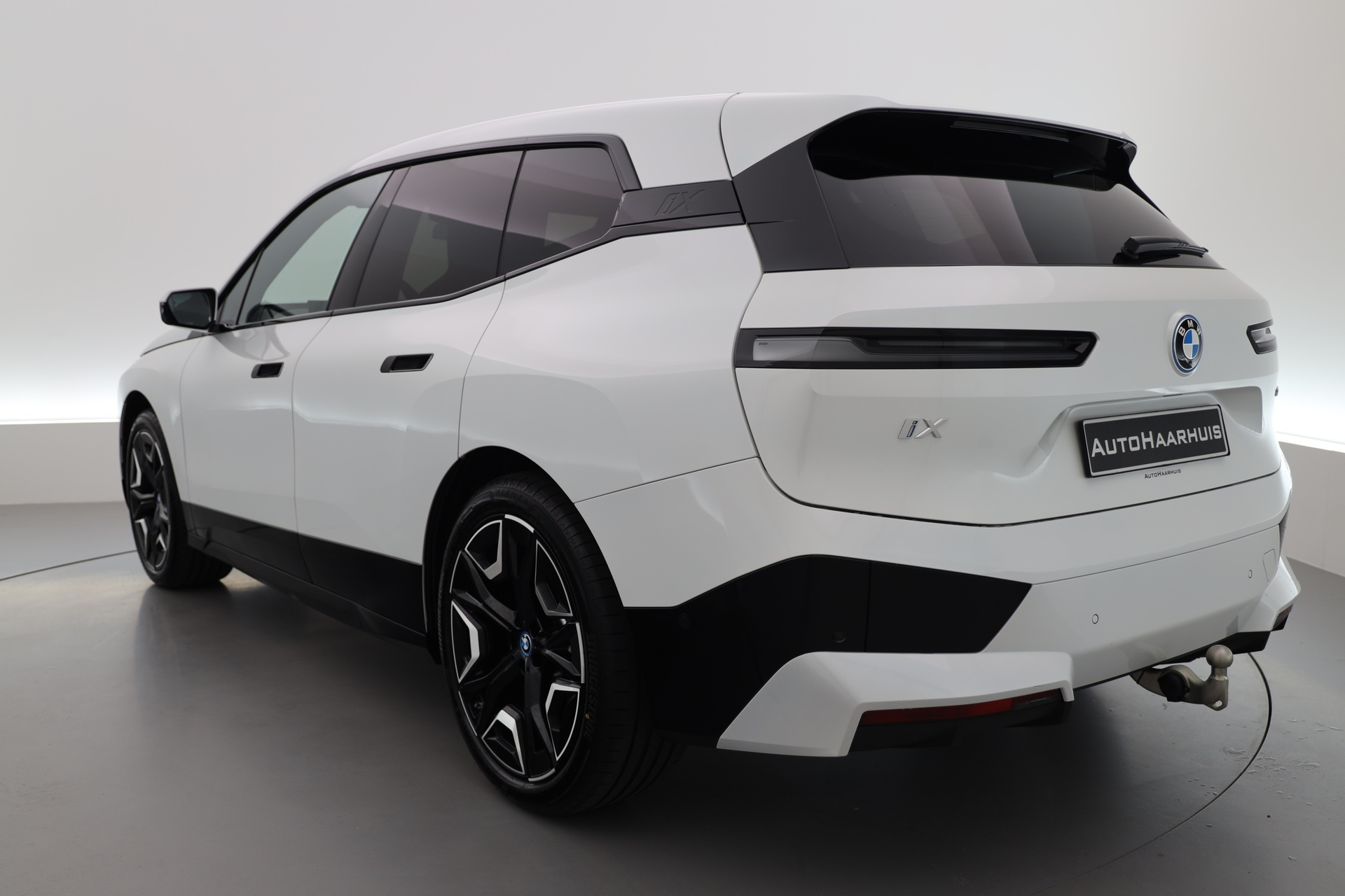 BMW iX achterkant