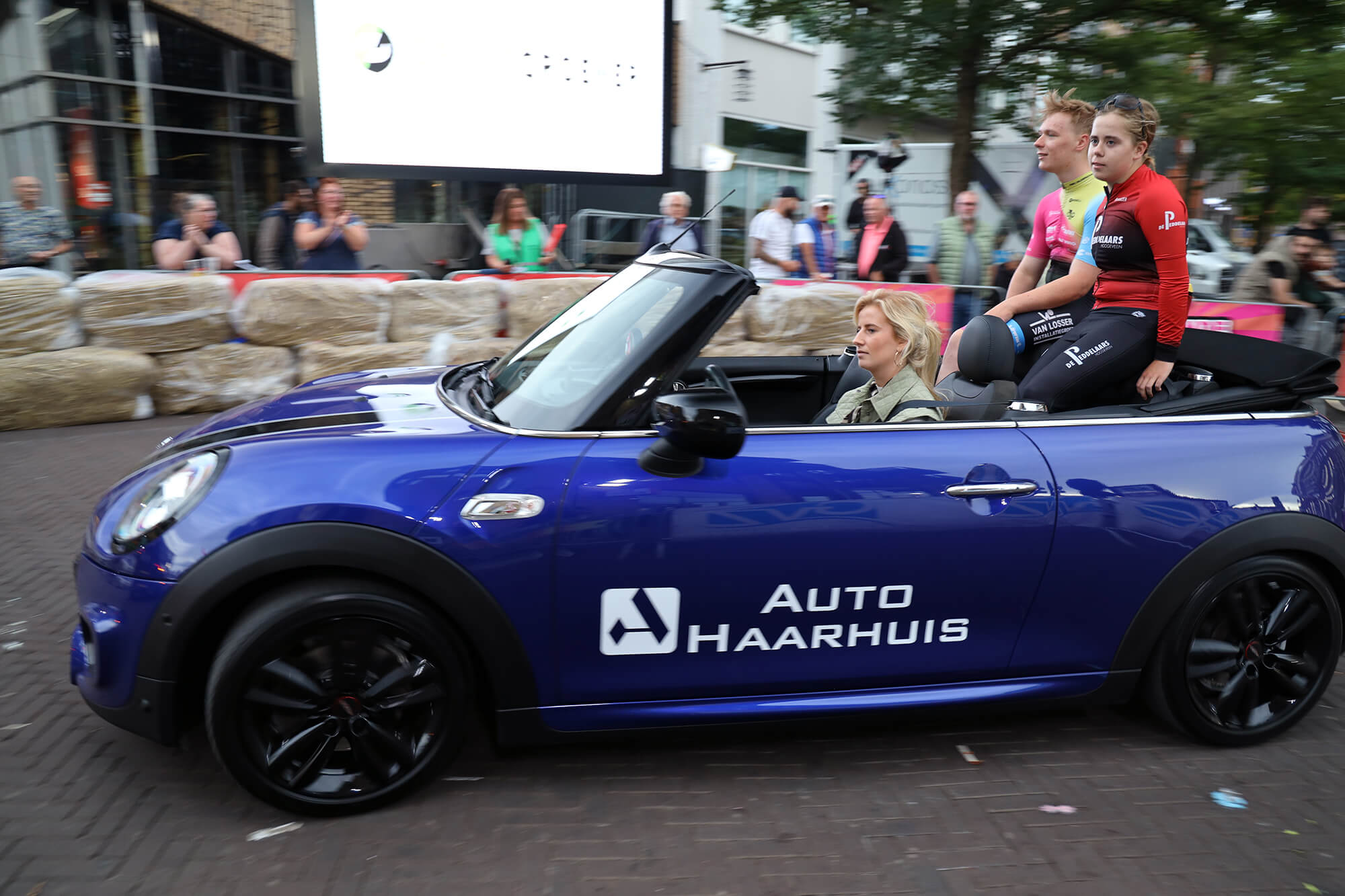 Ereronde-MINI-CooperS-Profronde-Almelo-AutoHaarhuis.jpg