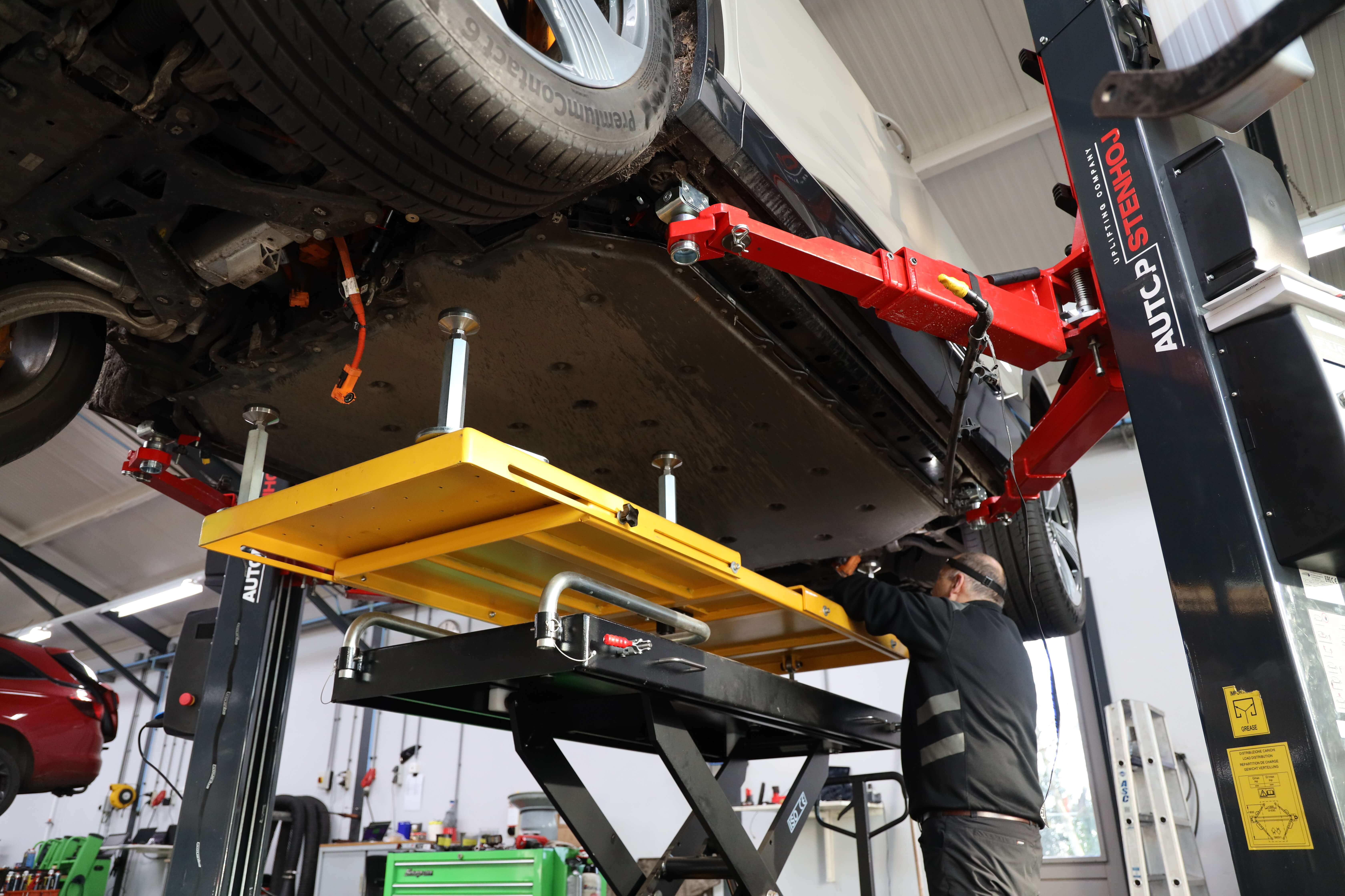 Audi-e-tron-SX6-hoogspanningsaccu-vervangen-repareren-vakspecialist-AutoHaarhuis-werkplaats