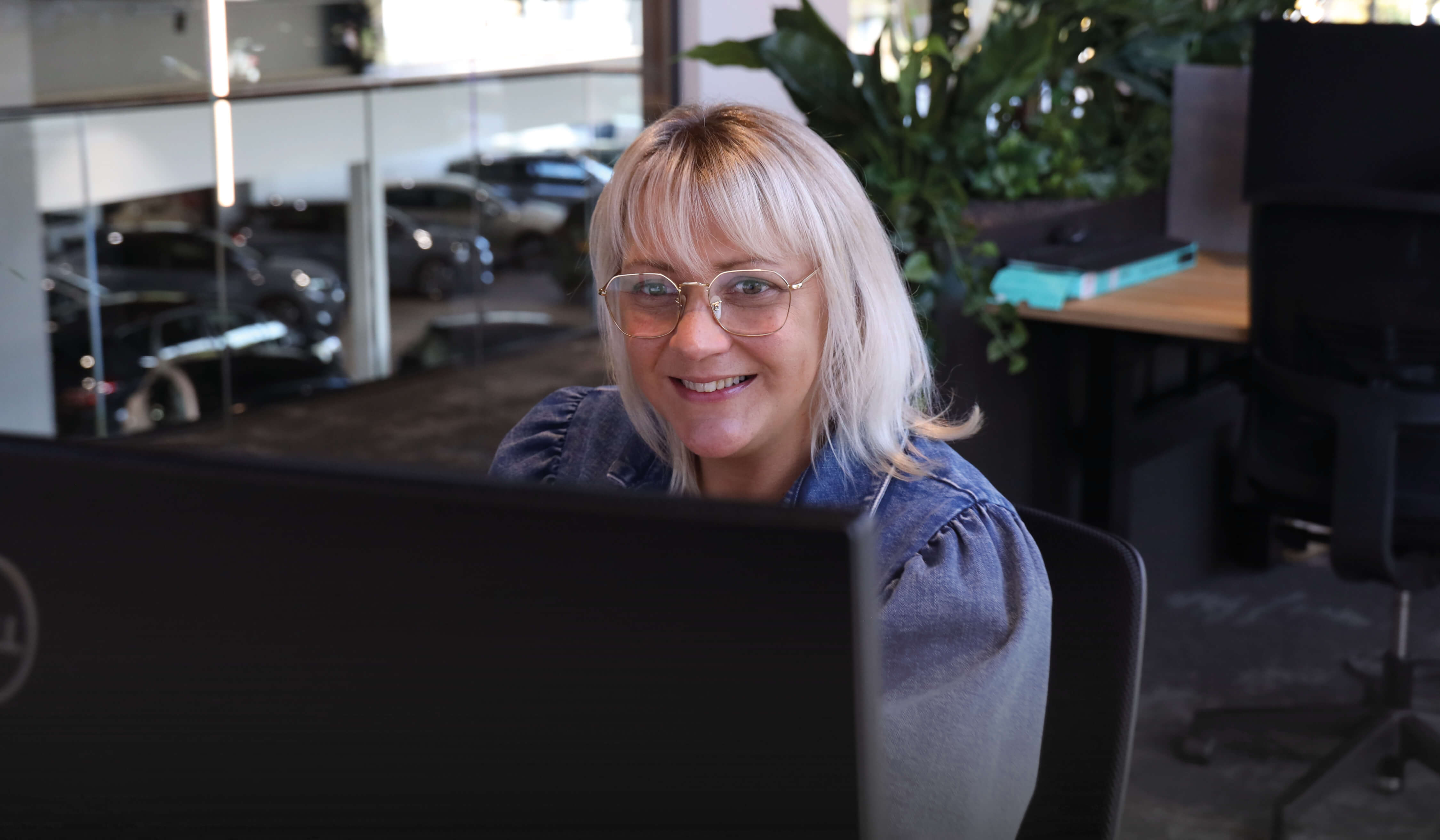 Web-Thuis-bij-AutoHaarhuis-Lease-Annika