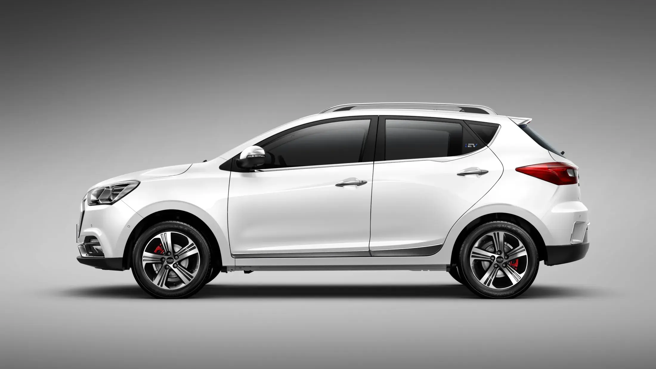 Lijnen JAC IEV7S