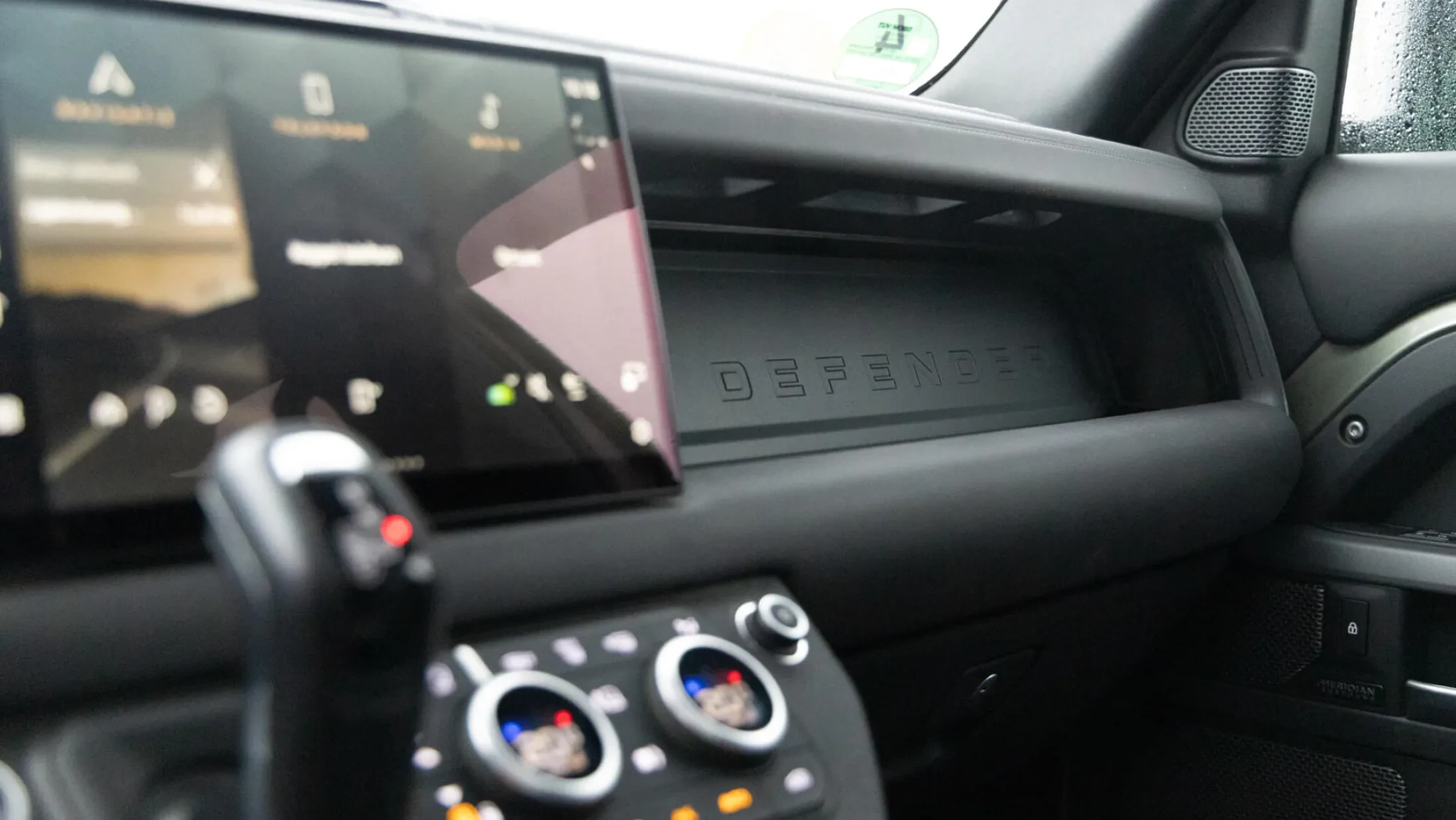 AutoHaarhuis-dashboard-Land-Rover-Defender-2022