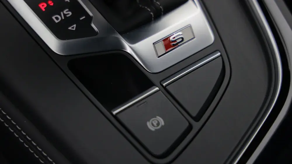 Audi S4 handrem
