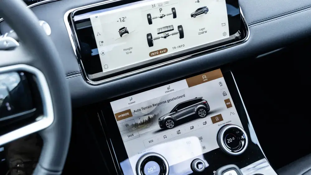 Range Rover Evoque P300e R Dynamic (10)