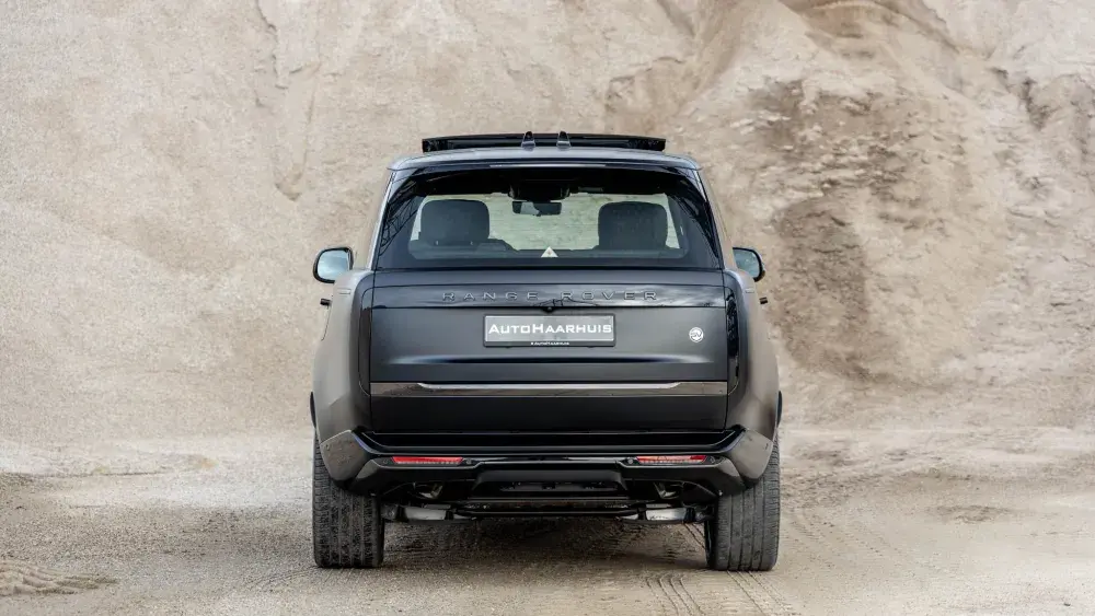 Range Rover P510e SV Intrepid Ligurian Black Satin (4)