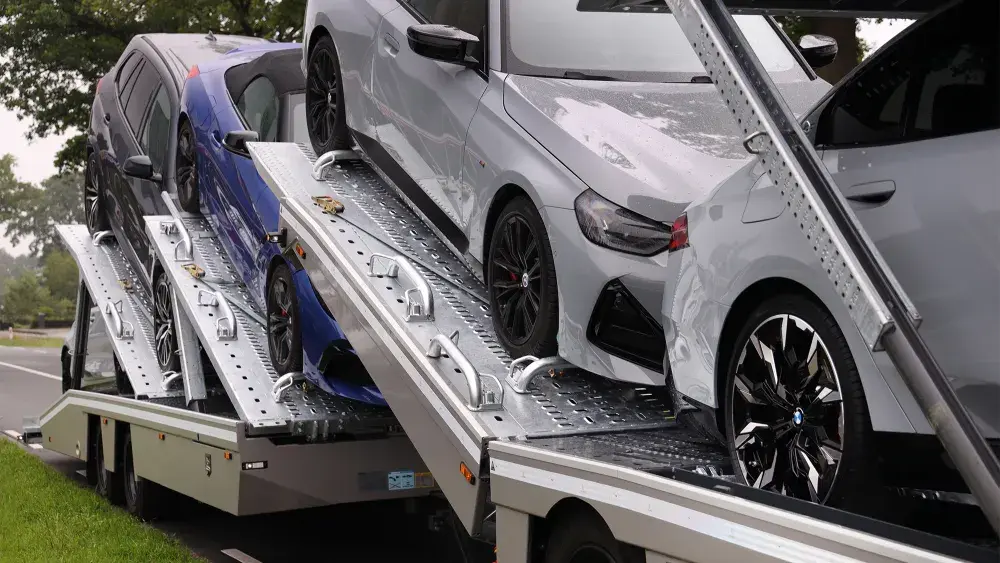 DAF-Tijhof-transporter-BMW's2.jpg