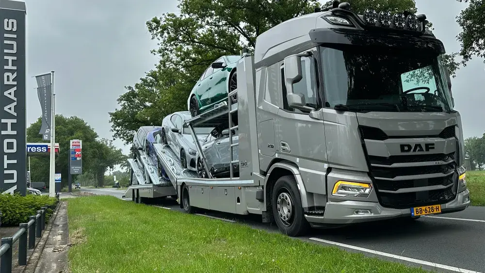 DAF-Tijhof-transporter-voor-de-zuil2.jpg