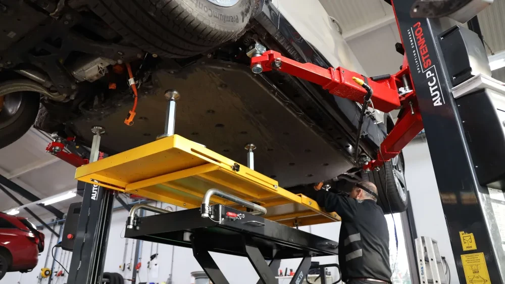 Audi-e-tron-SX6-hoogspanningsaccu-vervangen-repareren-vakspecialist-AutoHaarhuis-werkplaats