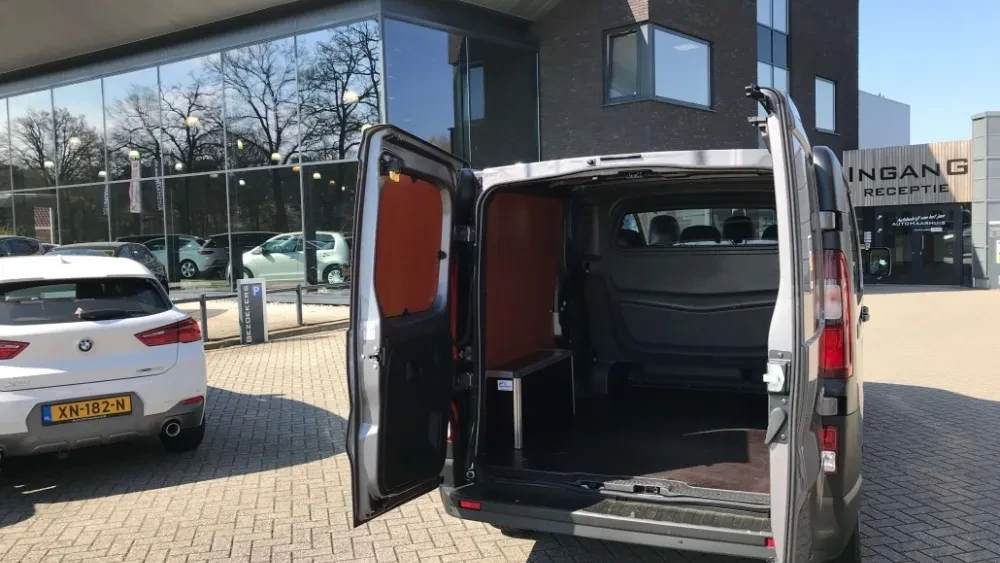 AutoHaarhuis-Bedrijfswagens-Bedrijfswageninrichting-op-maat-4