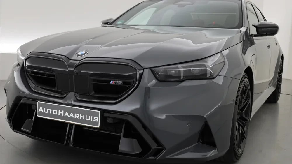 BMW M5 grijs