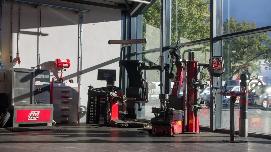  Volautomatisch bandenwisselapparaat