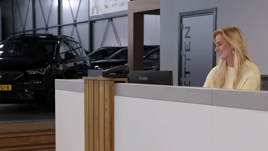 Zaterdaghulp-studentenbijbaan-AutoHaarhuis-Receptie.jpg