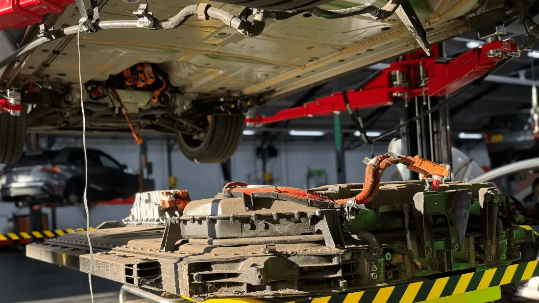 Audi-e-tron-SX6-hoogspanningsaccu-vervangen-repareren-AutoHaarhuis-werkplaats